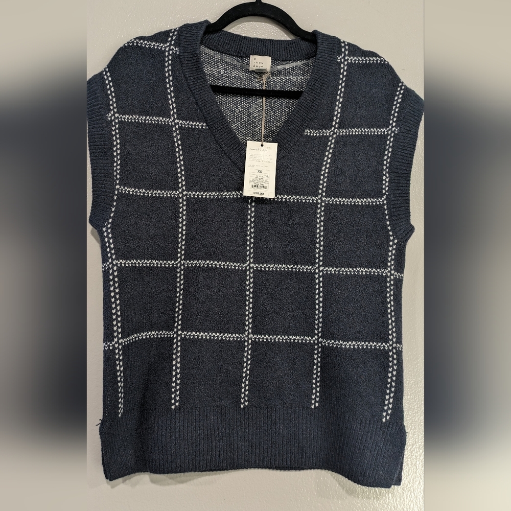 A New Day Blue Sweater Vest. - Picture 2 of 6